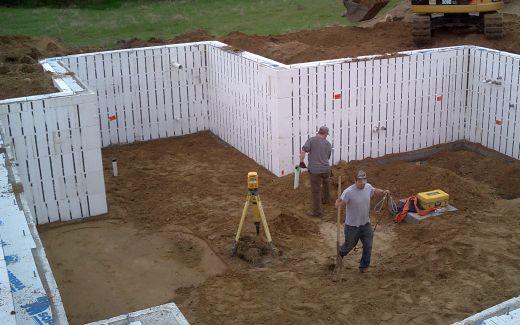 Compacting and leveling