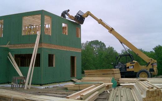 Lifting materials with the telehandler