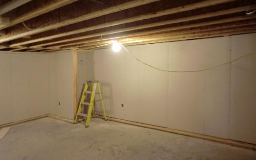 Crawlspace drywall